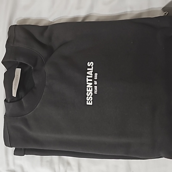 Essentials crewneck - Picture 1 of 4